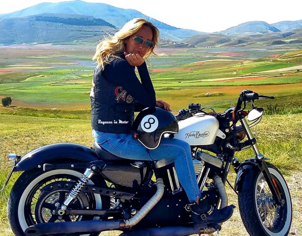 Cinzia_ragazze_in_moto