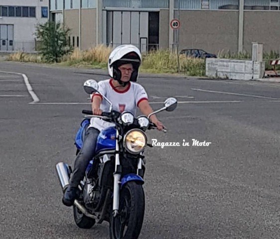 Laura_ragazze_in_moto