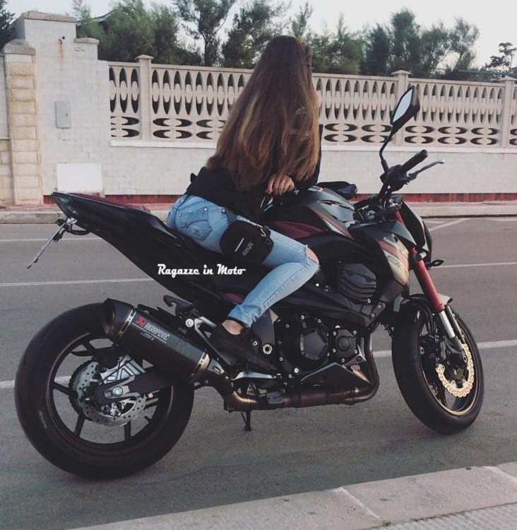 claudia_ragazze_in_moto