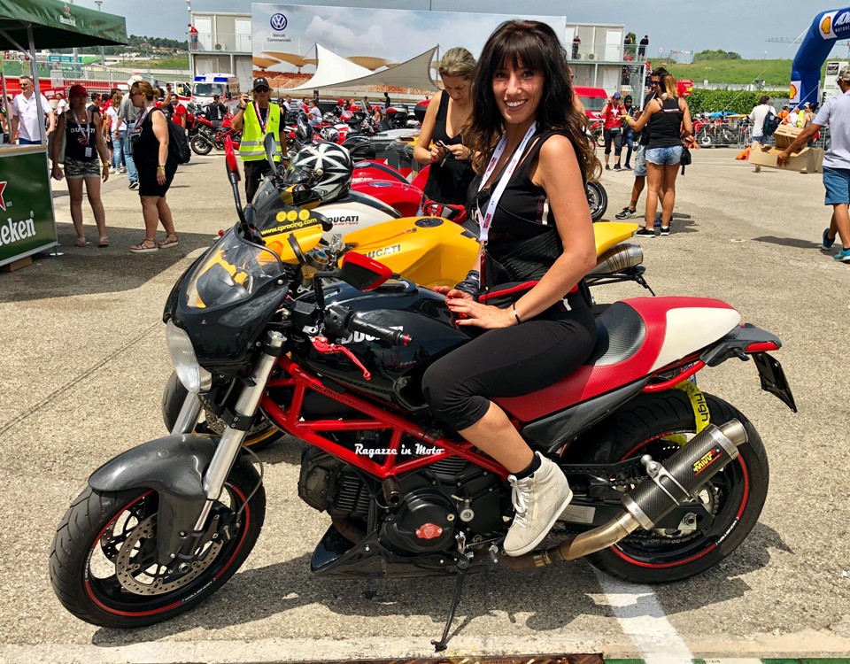 laura_ragazze_in_moto