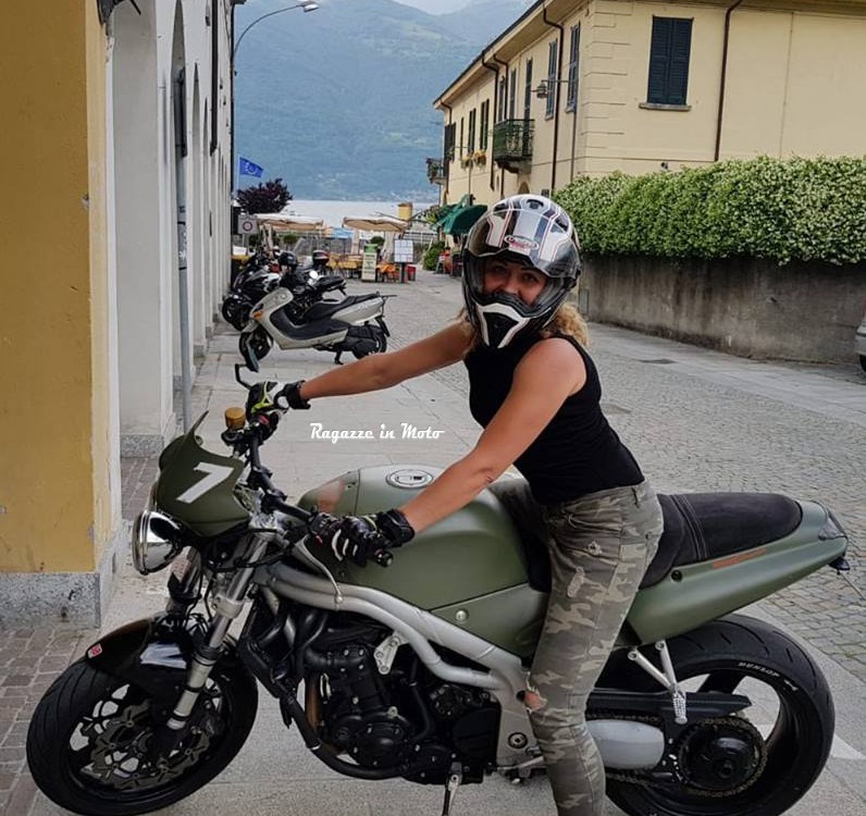 ludmi_ragazze_in_moto