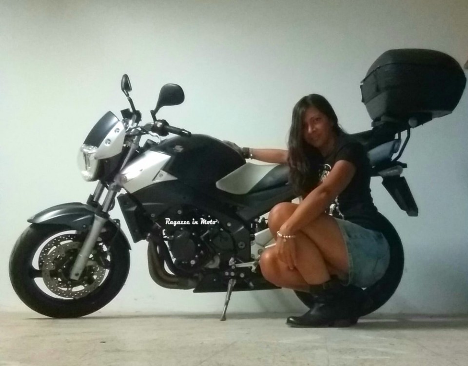 alma_ragazze_in_moto