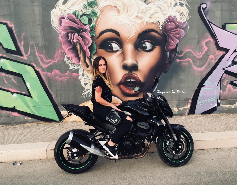 angy_ragazze_in_moto