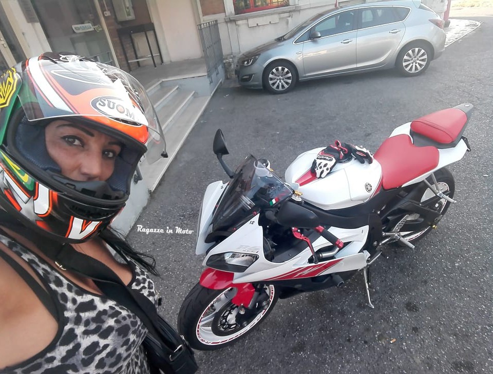 angy_ragazze_in_moto