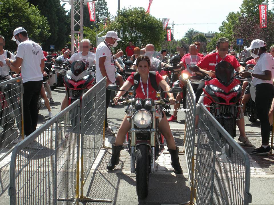 cheryl-ragazze_in_moto