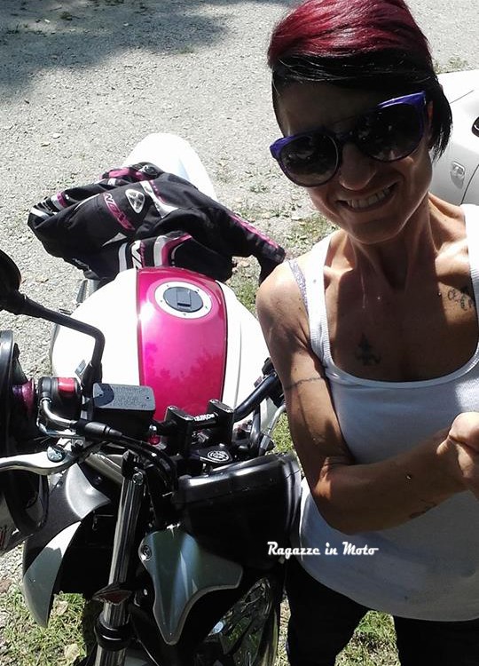 cinzia_ragazze_in_moto