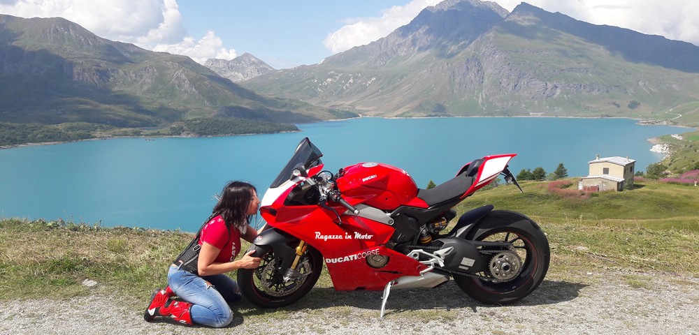 emanuela_ragazze_in_moto