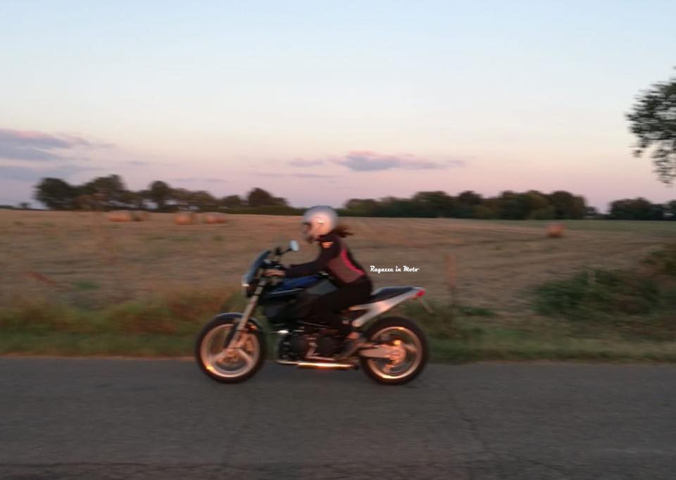 giulia_ragazze_in_moto