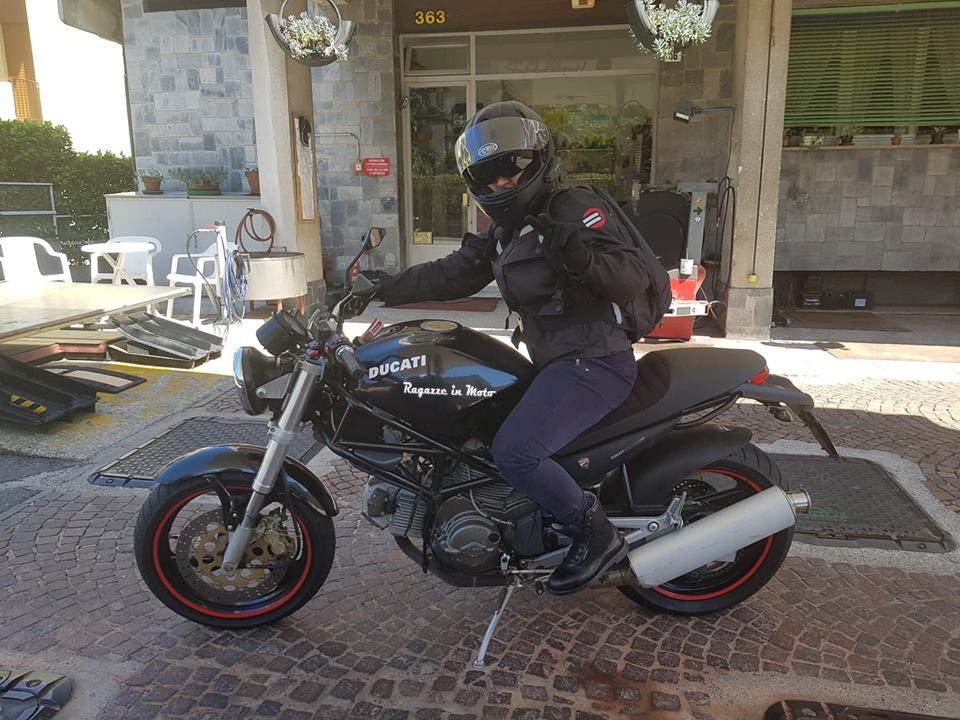 valentikkia_ragazze_in_moto