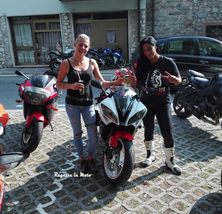 angy_ragazze_in_moto