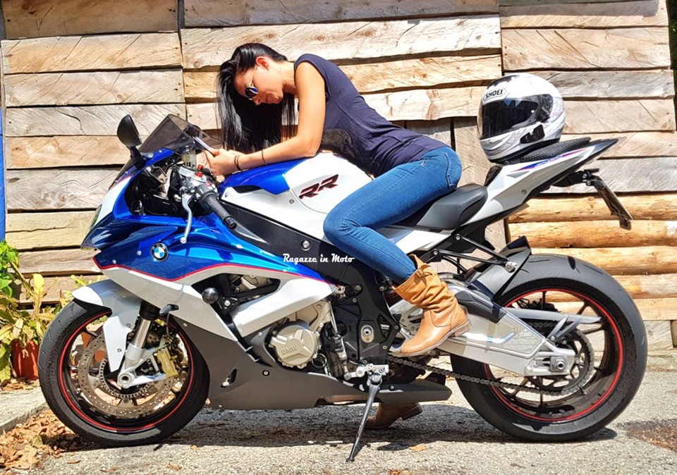 elisa_ragazze_in_moto