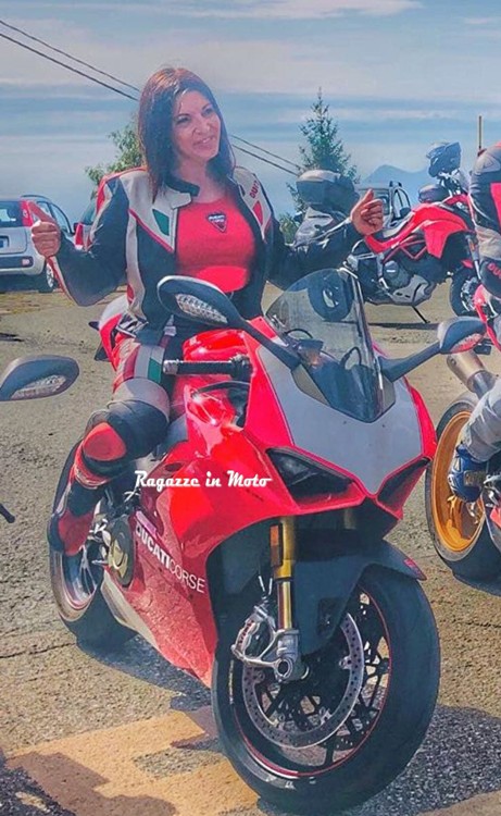 emanuela_ragazze_in_moto