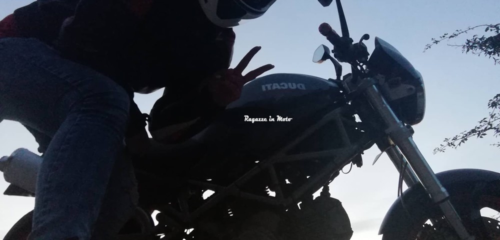 flavia_ragazze_in_moto