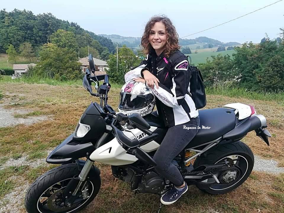 giulia_ragazze_in_moto