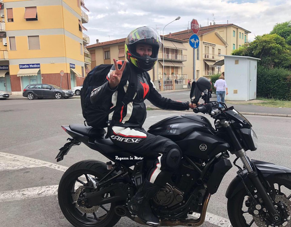 sara_ragazze_in_moto