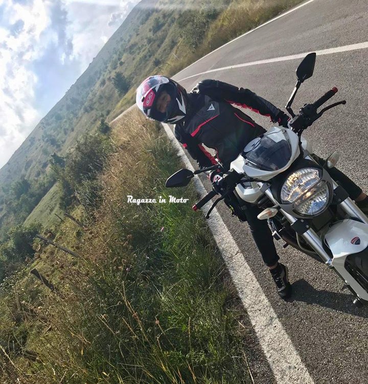 veronica_ragazze_in_moto