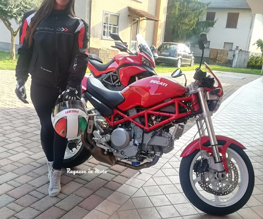 elena_ragazze_in_moto