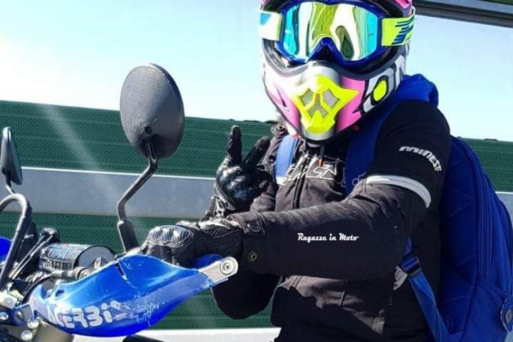 hilary_ragazze_in_moto