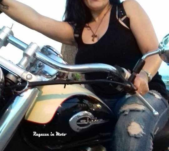 lory_ragazze_in_moto