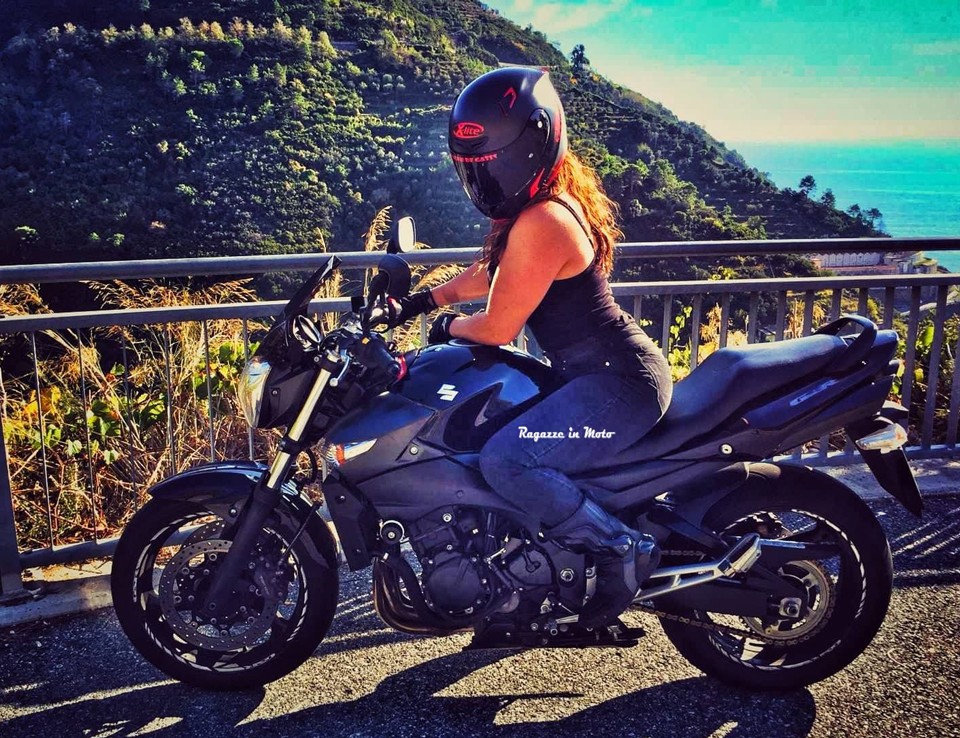 nicoleta_ragazze_in_moto