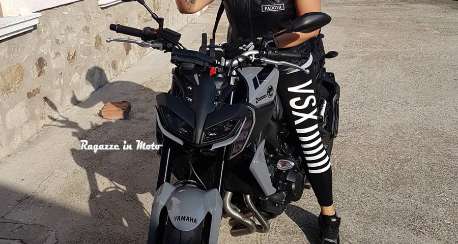 paola_ragazze-in_moto