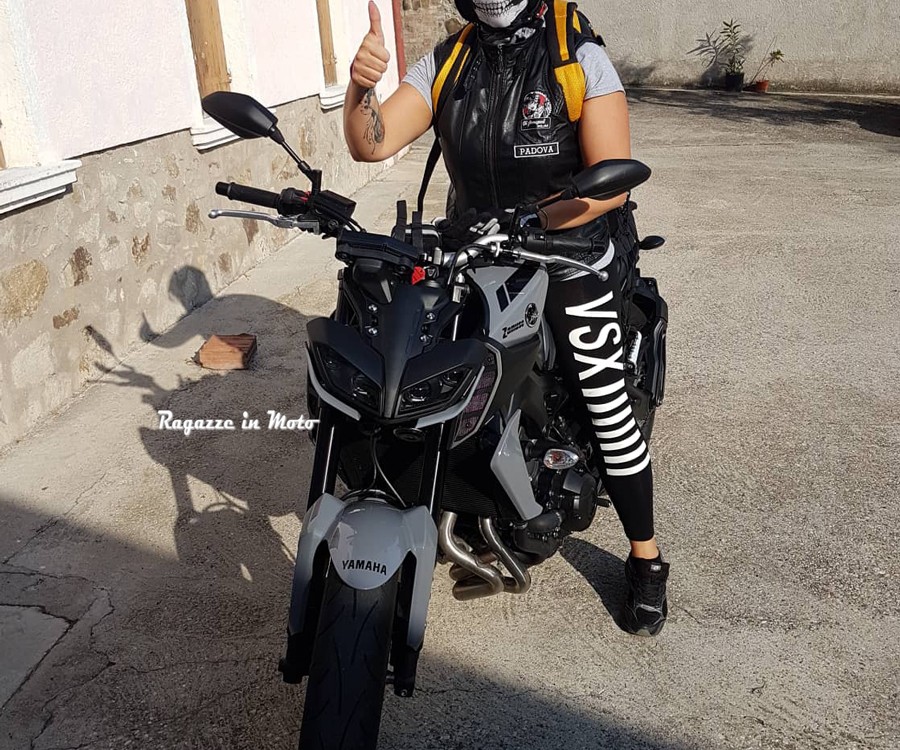 paola_ragazze-in_moto