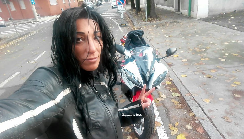 angy_ragazze_in_moto