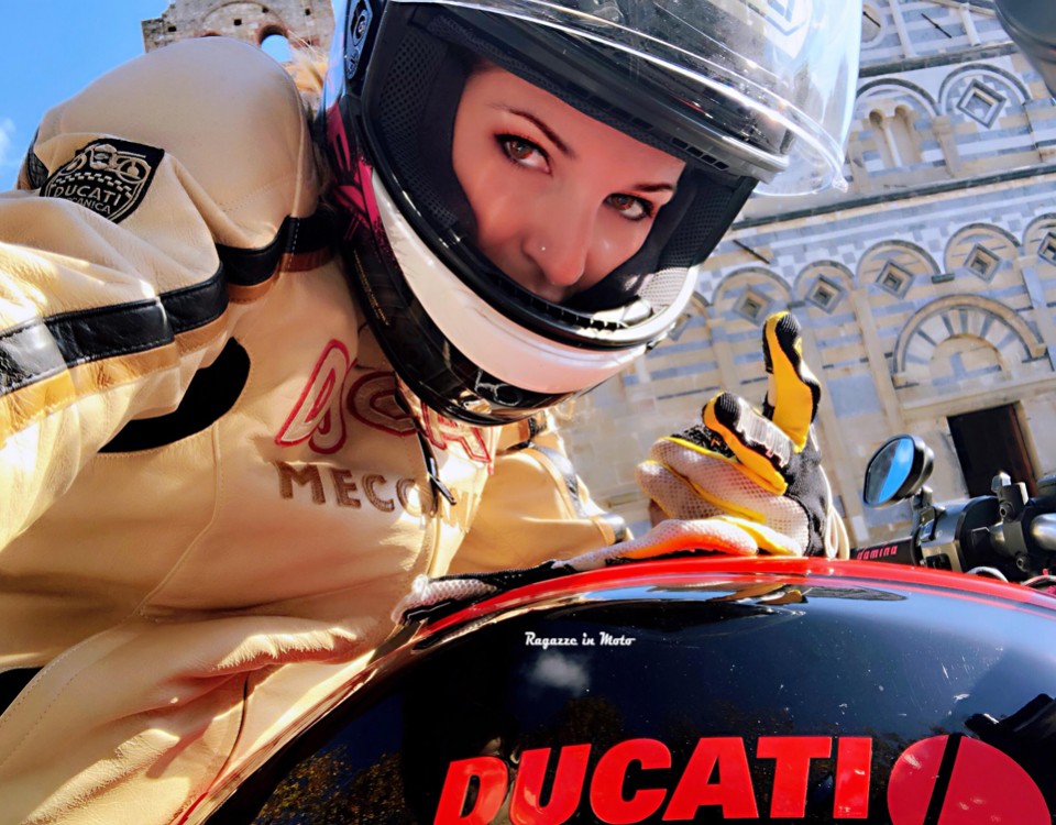 essira_ragazze_in_moto