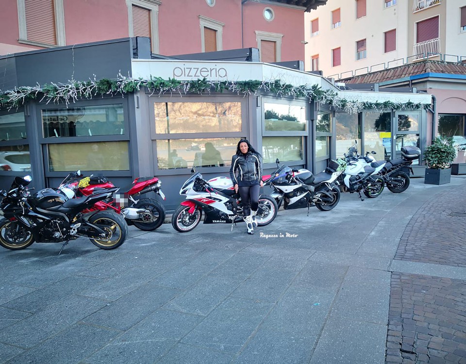 angy_ragazze_in-moto