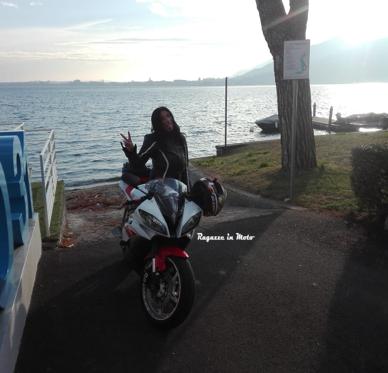 angy_ragazze_in_moto