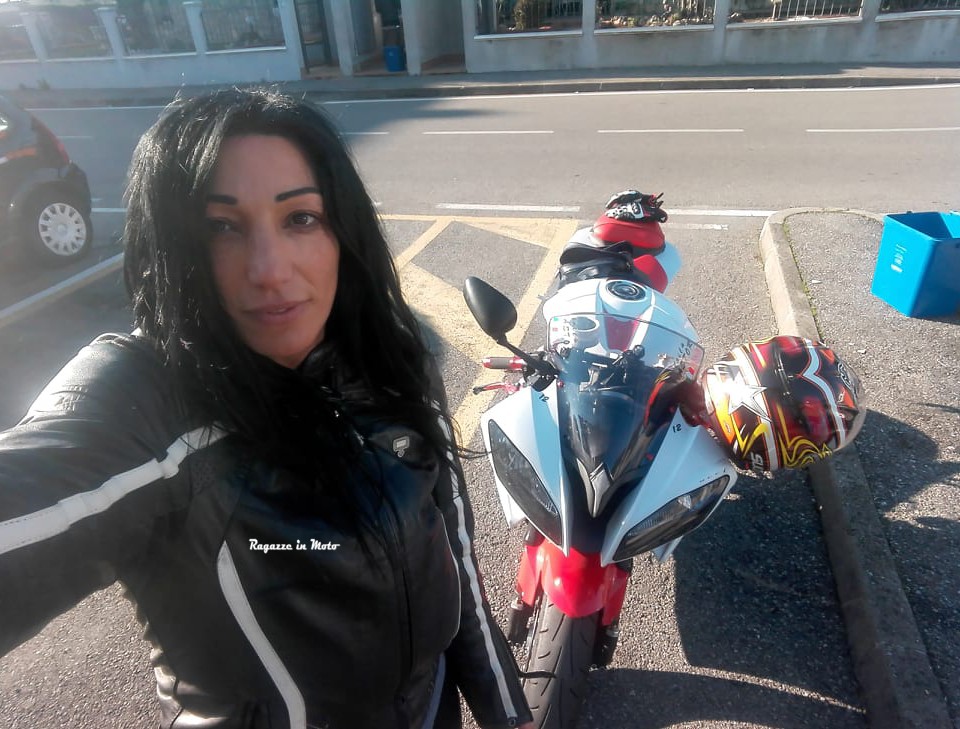 angy_ragazze_in_moto