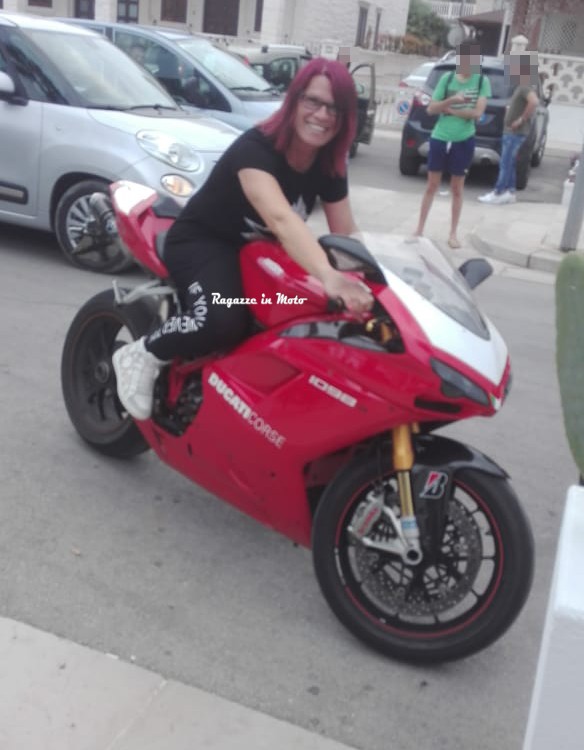 dora_ragazze_in-moto