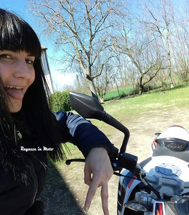 gaia_ragazze_in_moto