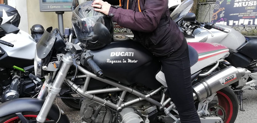 kate_ragazze_in_moto