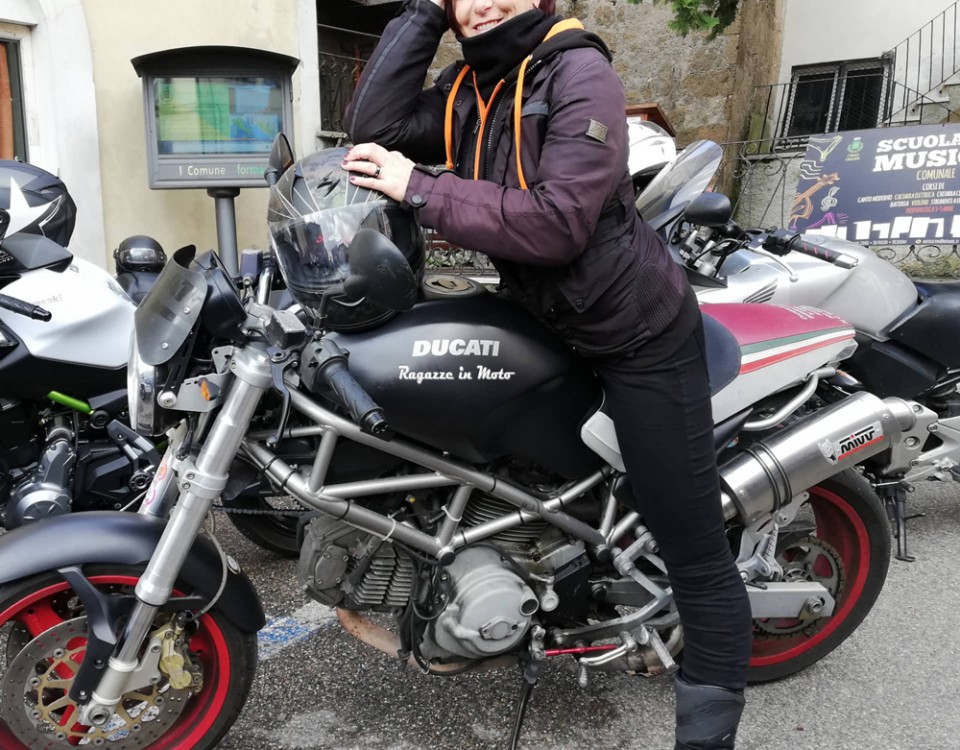 kate_ragazze_in_moto