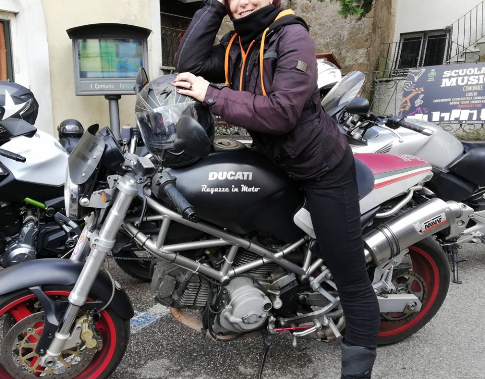 kate_ragazze_in_moto