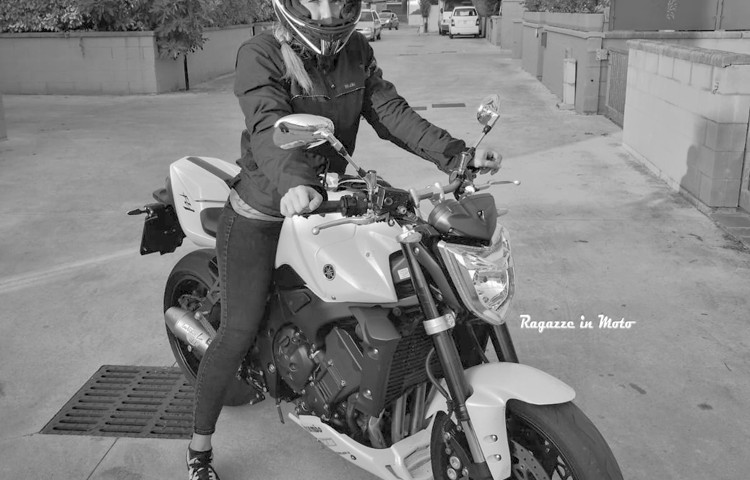 lisa_ragazze_in_moto