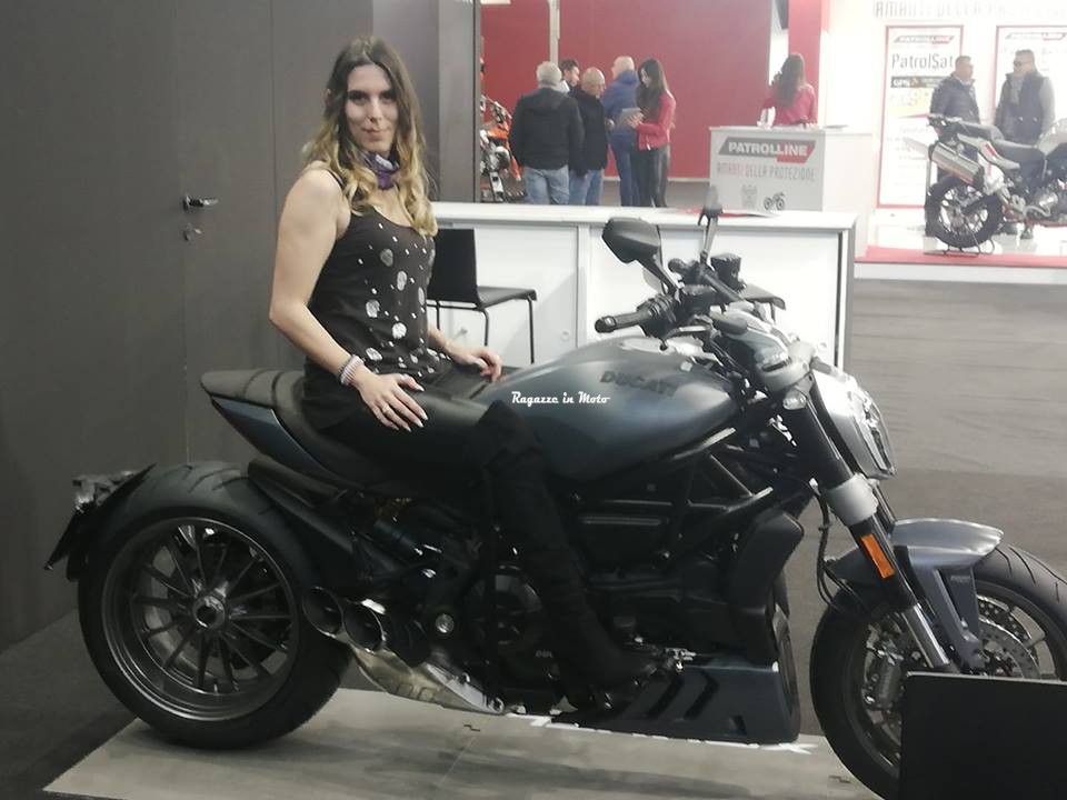 lu_ragazze_in_moto