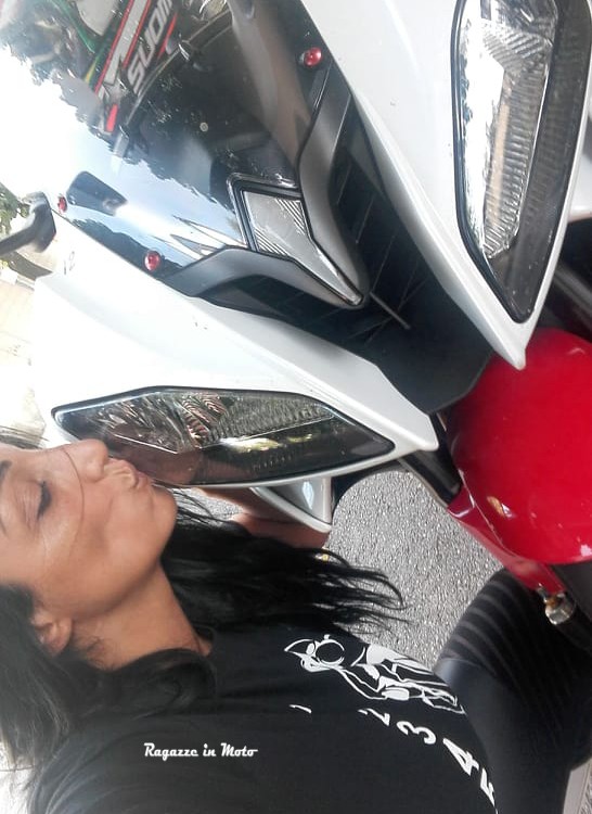 angy_ragazze_in_moto