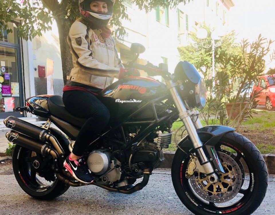 essira_ragazze_in-moto