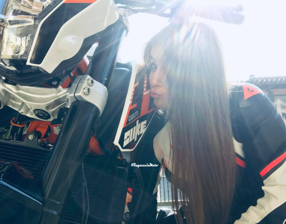 marty_ragazze_in-moto