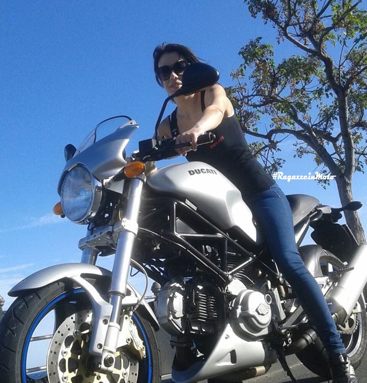 Miryam_ragazze_in_moto