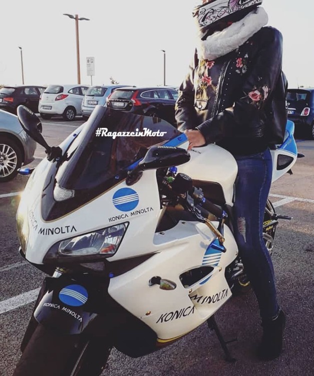 marty_ragazze_in-moto