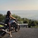 celeste_ragazze-in_moto