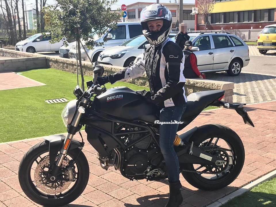 barbara_ragazze_in-moto