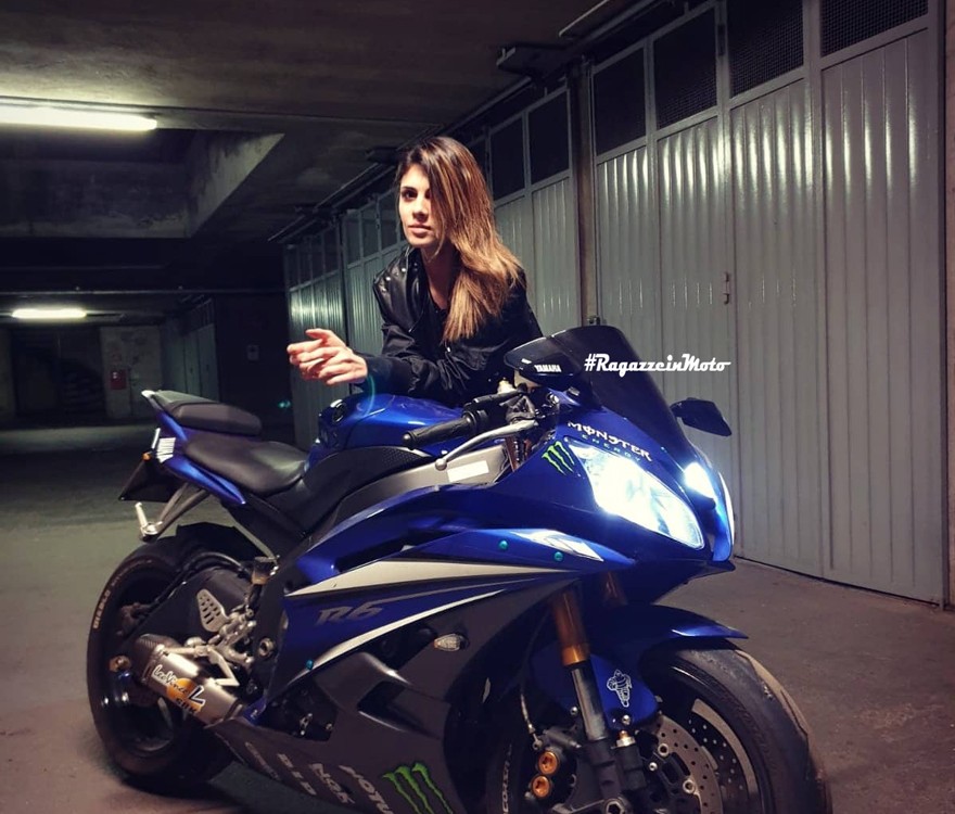 federica_ragazze_in-moto