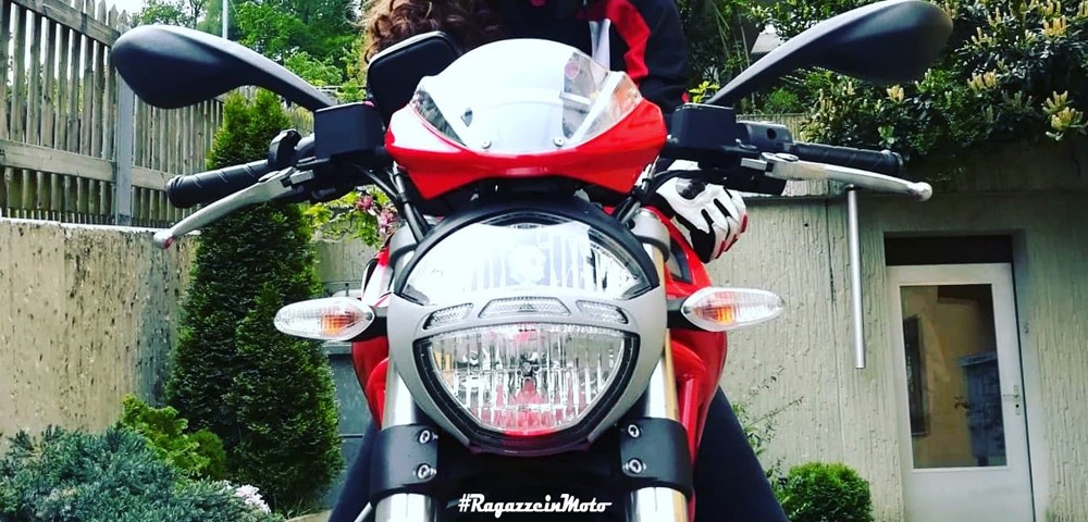 mara_ragazze_in_moto