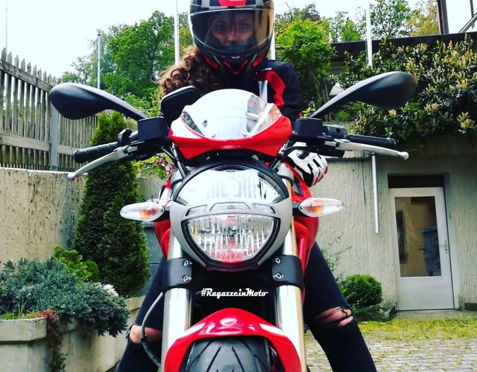 mara_ragazze_in_moto