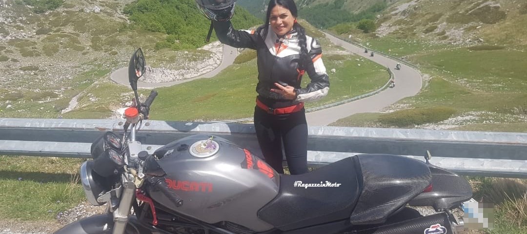 alessia_ragazze_in-moto