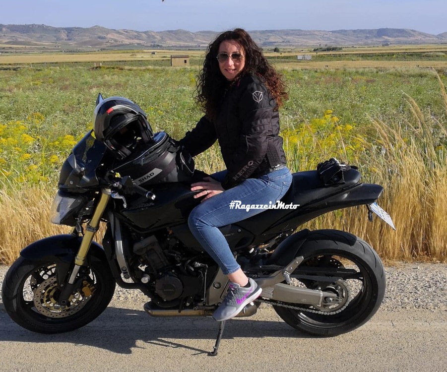 alice_ragazze_in-moto
